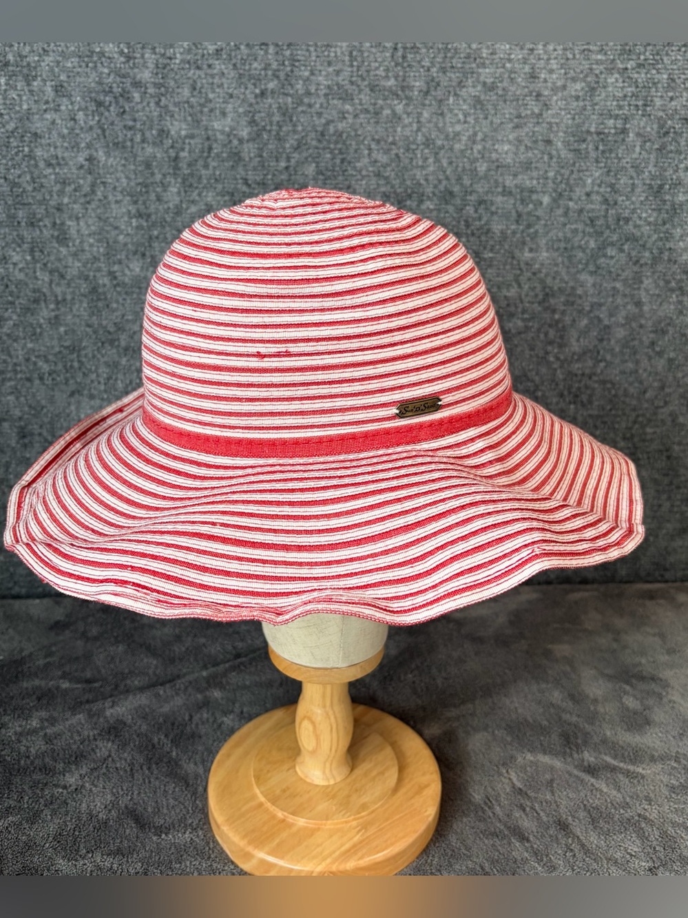 Women’s Red and White Striped Floppy Sun Hat